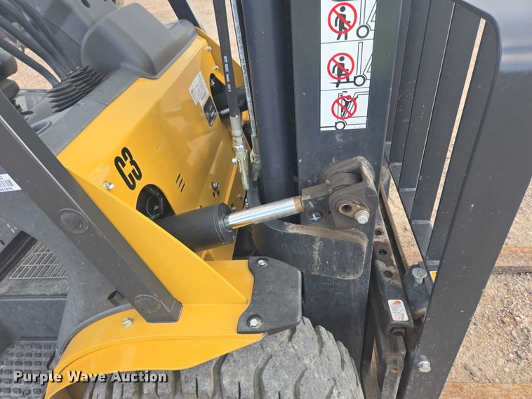 image for item DY1178 Caterpillar GP33N forklift