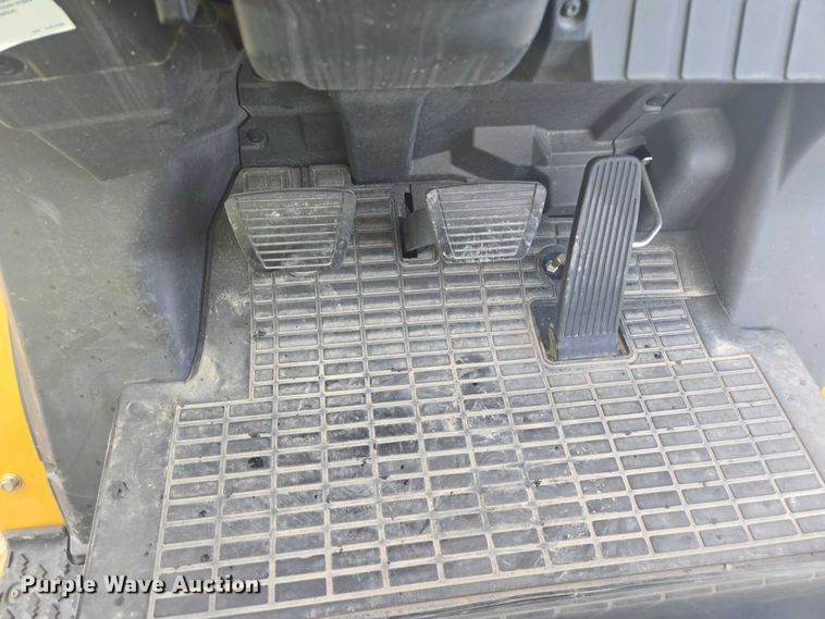 image for item DY1178 Caterpillar GP33N forklift