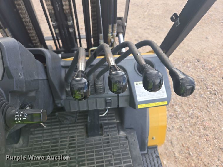 image for item DY1178 Caterpillar GP33N forklift