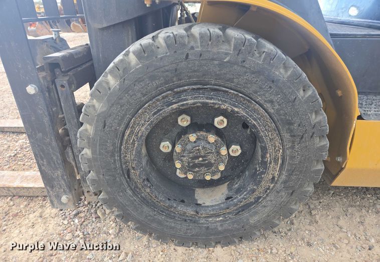 image for item DY1178 Caterpillar GP33N forklift