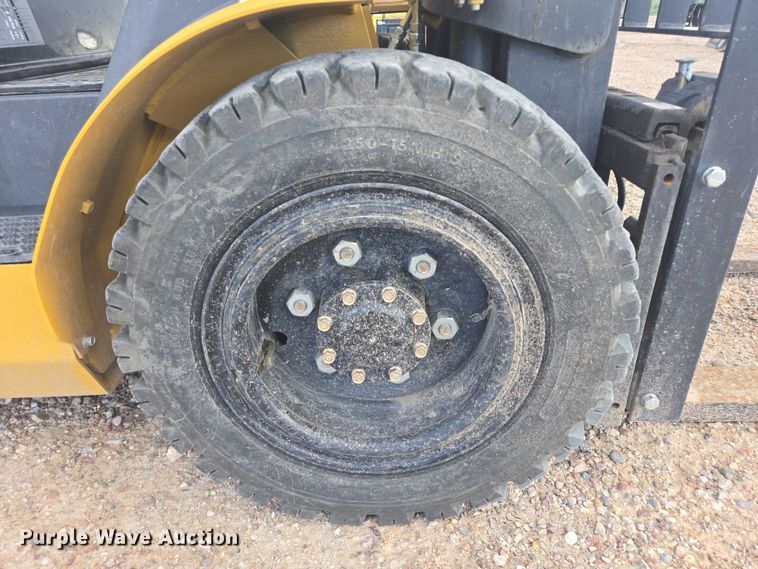 image for item DY1178 Caterpillar GP33N forklift