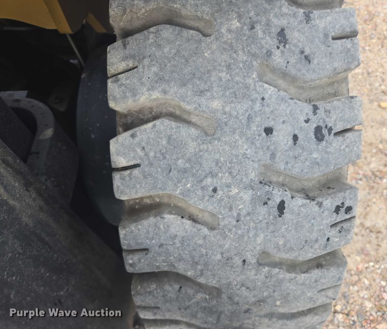 image for item DY1178 Caterpillar GP33N forklift