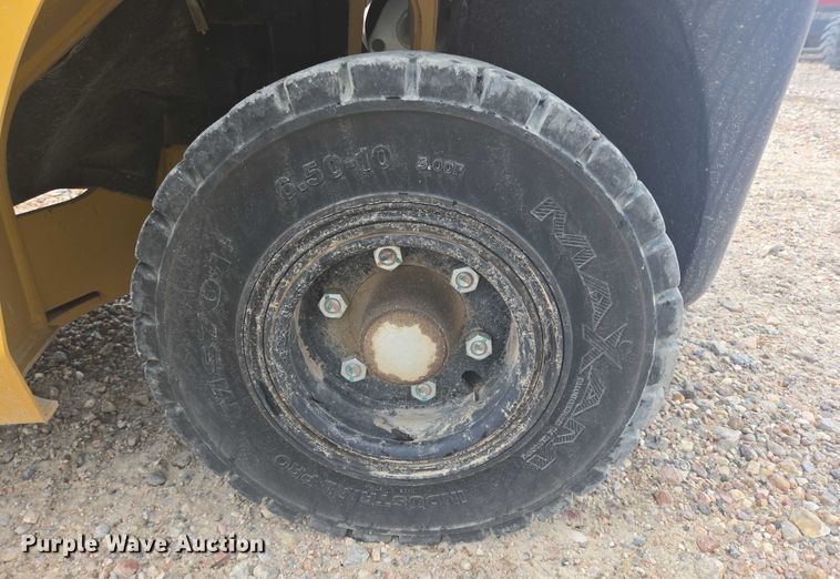 image for item DY1178 Caterpillar GP33N forklift