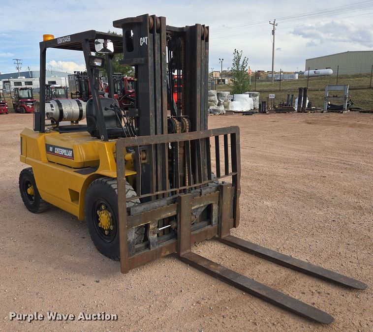 image for item DY1190 Caterpillar GP40 forklift