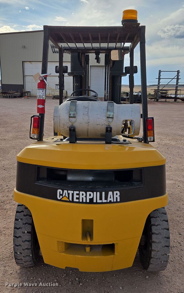 image for item DY1190 Caterpillar GP40 forklift