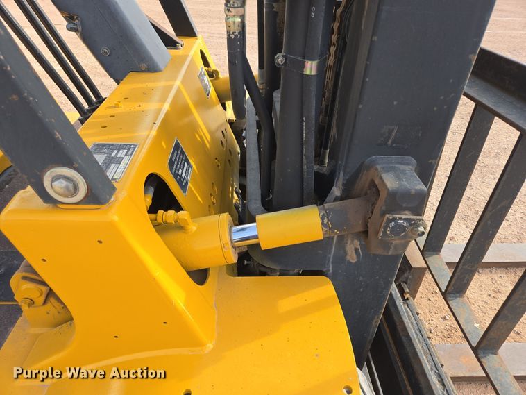 image for item DY1190 Caterpillar GP40 forklift