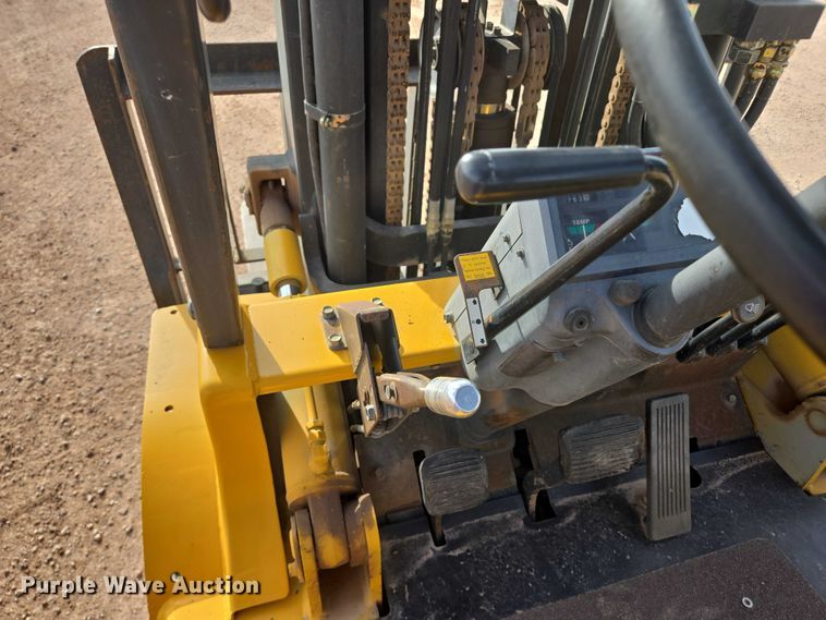 image for item DY1190 Caterpillar GP40 forklift