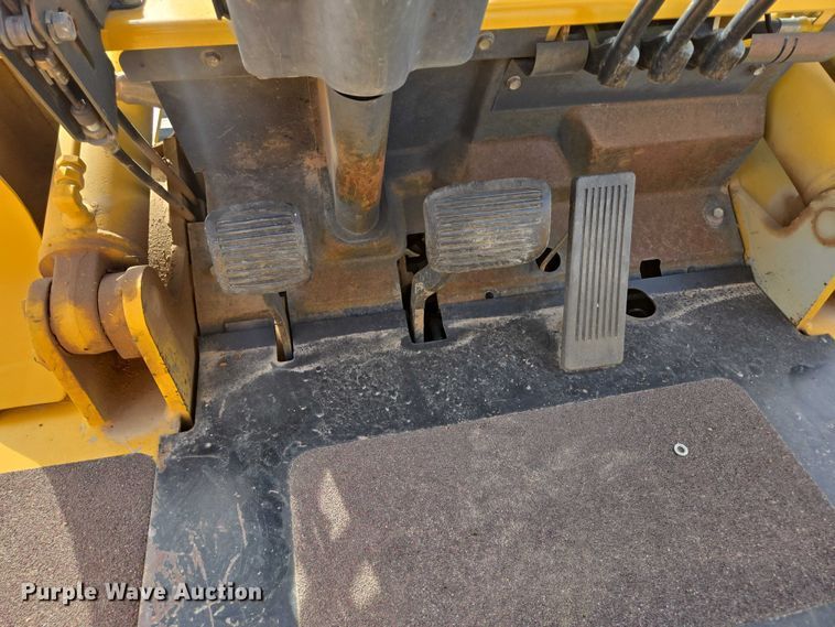 image for item DY1190 Caterpillar GP40 forklift