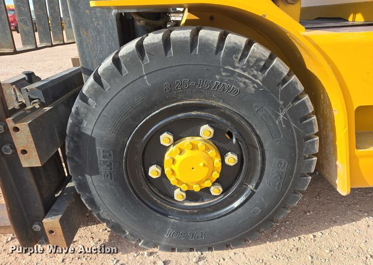 image for item DY1190 Caterpillar GP40 forklift