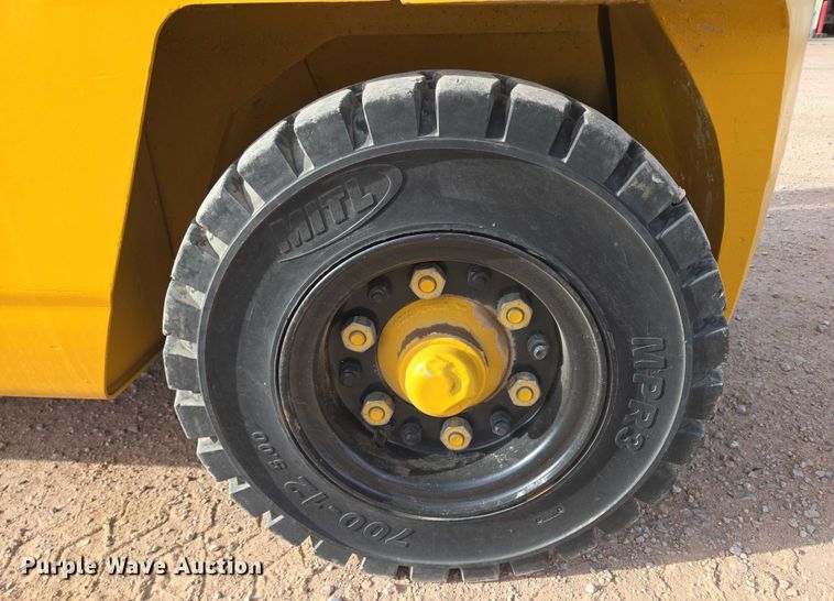 image for item DY1190 Caterpillar GP40 forklift