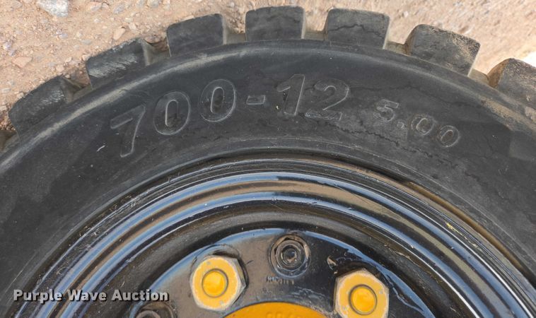 image for item DY1190 Caterpillar GP40 forklift