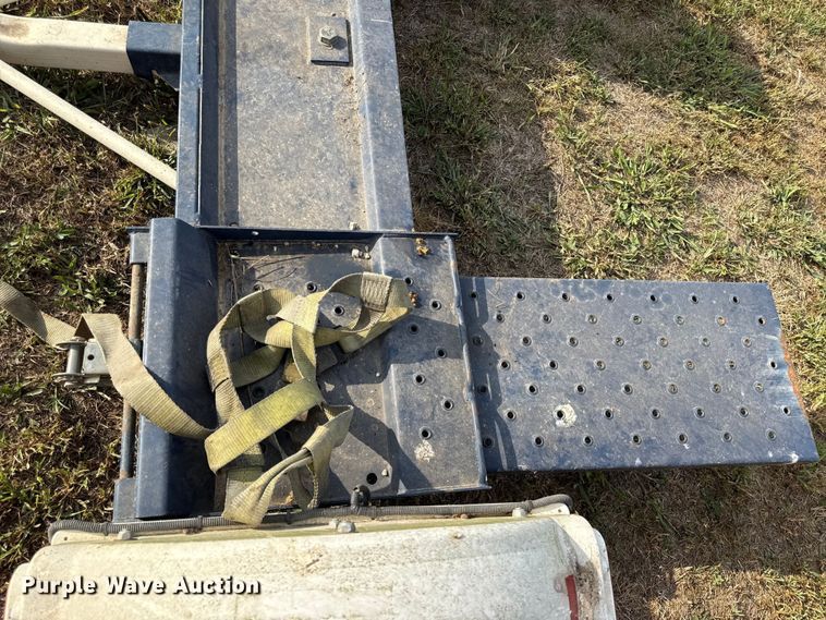 image for item DY8112 Master Tow car dolly