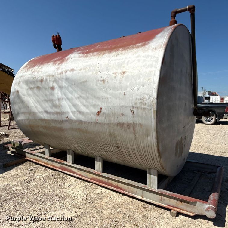 image for item DZ4258 Fuel tank