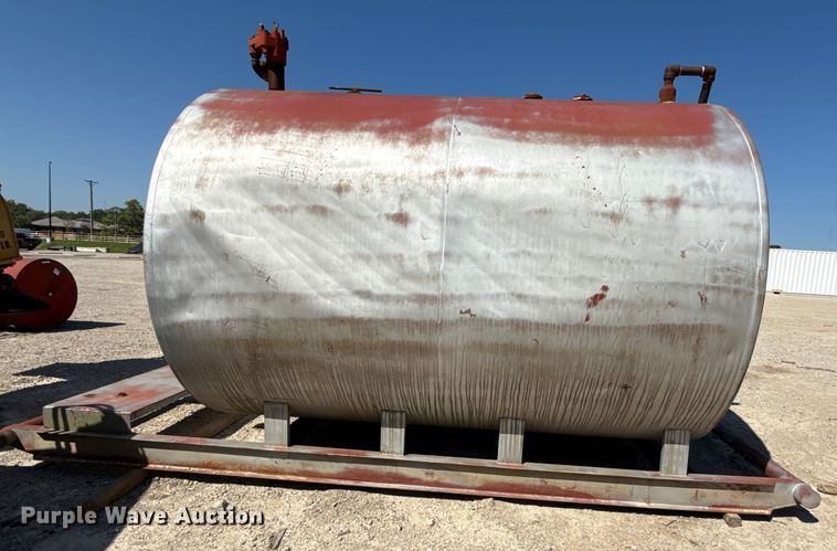 image for item DZ4258 Fuel tank