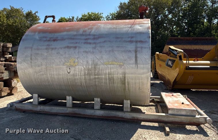 image for item DZ4258 Fuel tank