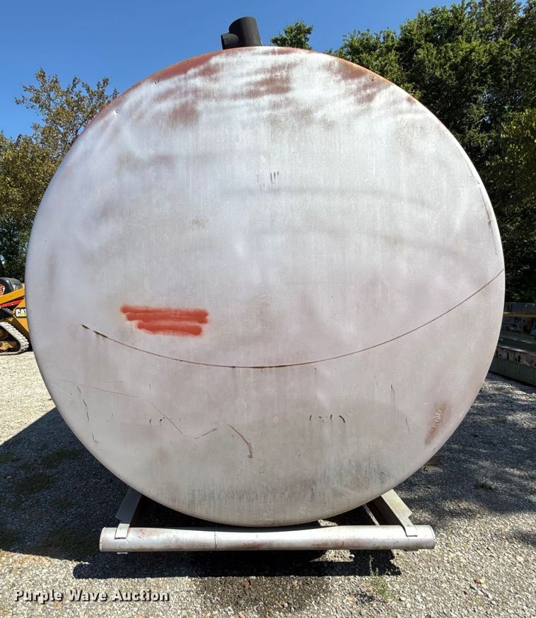 image for item DZ4261 Fuel tank
