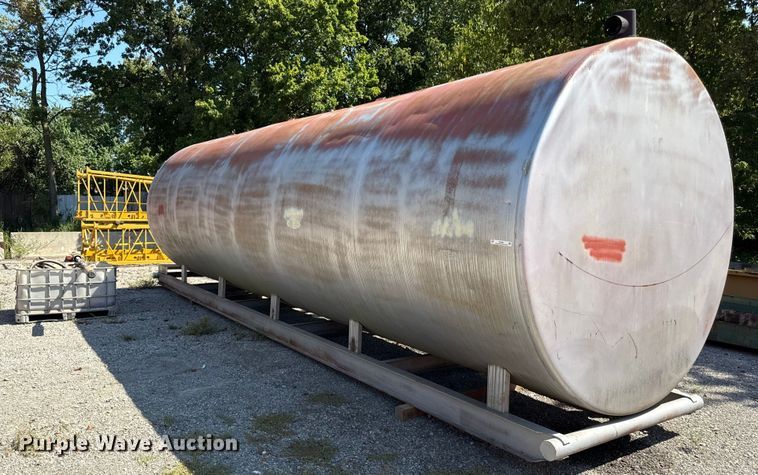 image for item DZ4261 Fuel tank