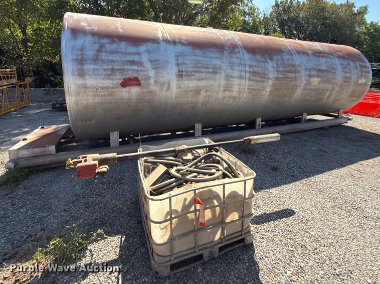 image for item DZ4261 Fuel tank