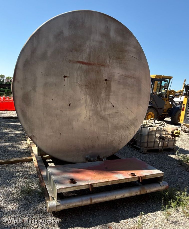 image for item DZ4261 Fuel tank