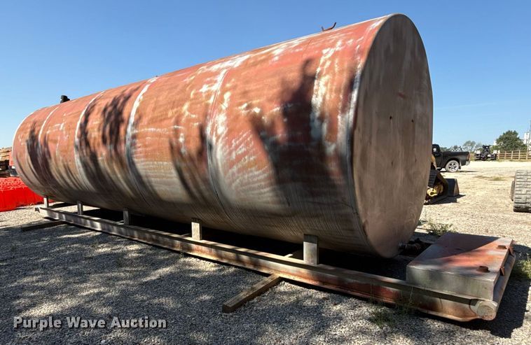 image for item DZ4261 Fuel tank