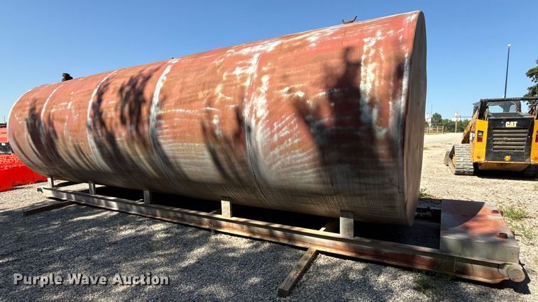 image for item DZ4261 Fuel tank