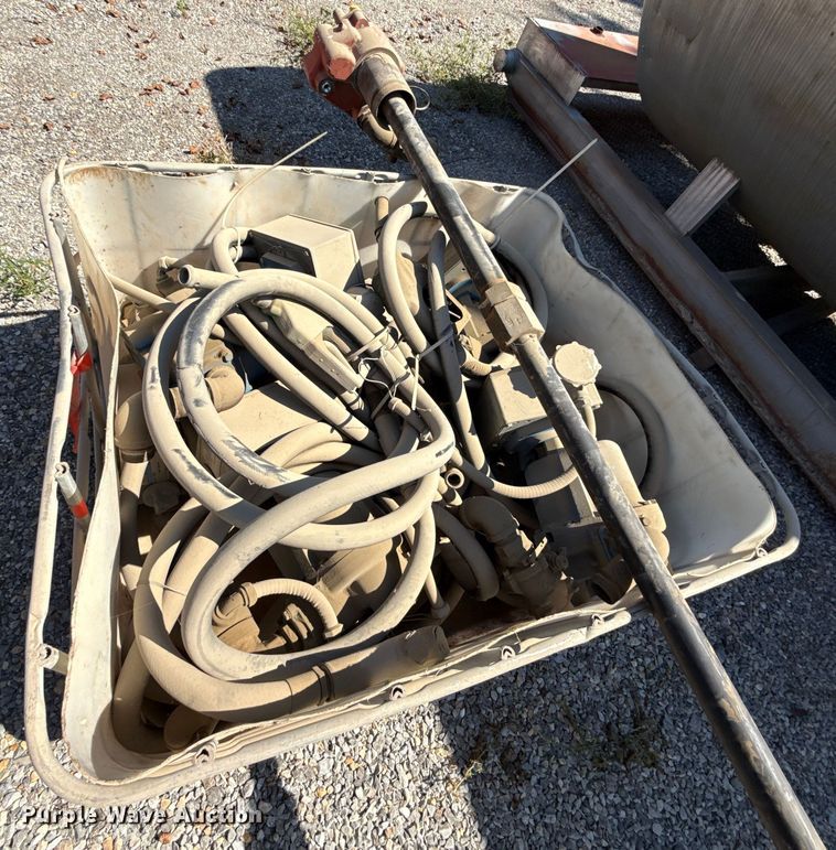 image for item DZ4261 Fuel tank