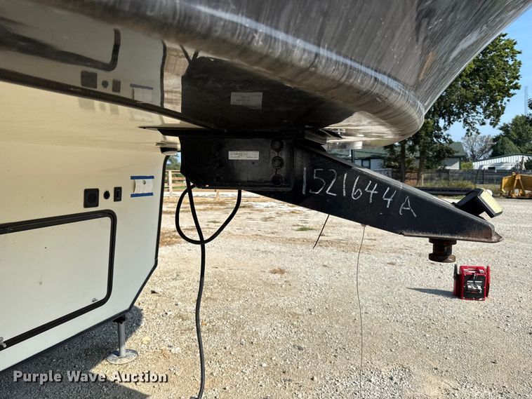 image for item DZ4269 2017 Heartland 3965DSS Big country camper