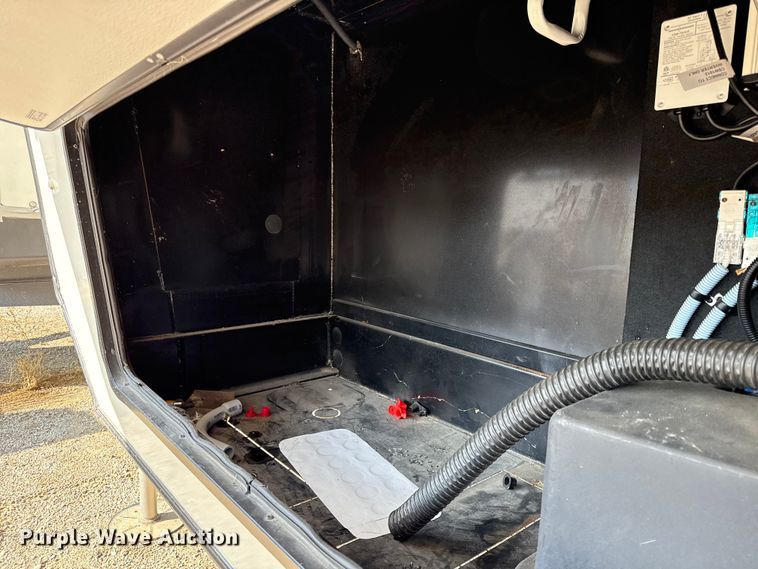 image for item DZ4269 2017 Heartland 3965DSS Big country camper