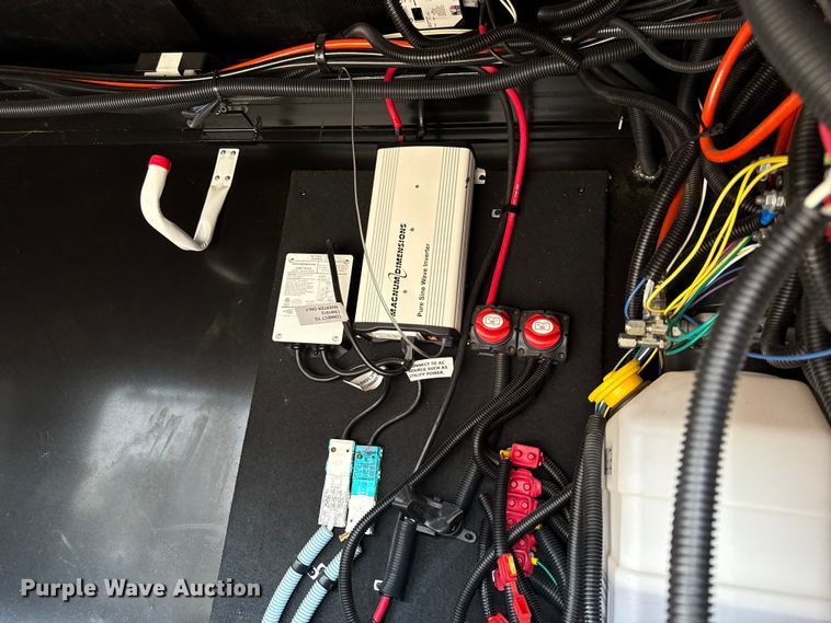 image for item DZ4269 2017 Heartland 3965DSS Big country camper