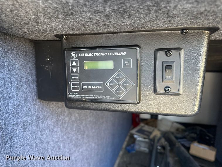 image for item DZ4269 2017 Heartland 3965DSS Big country camper