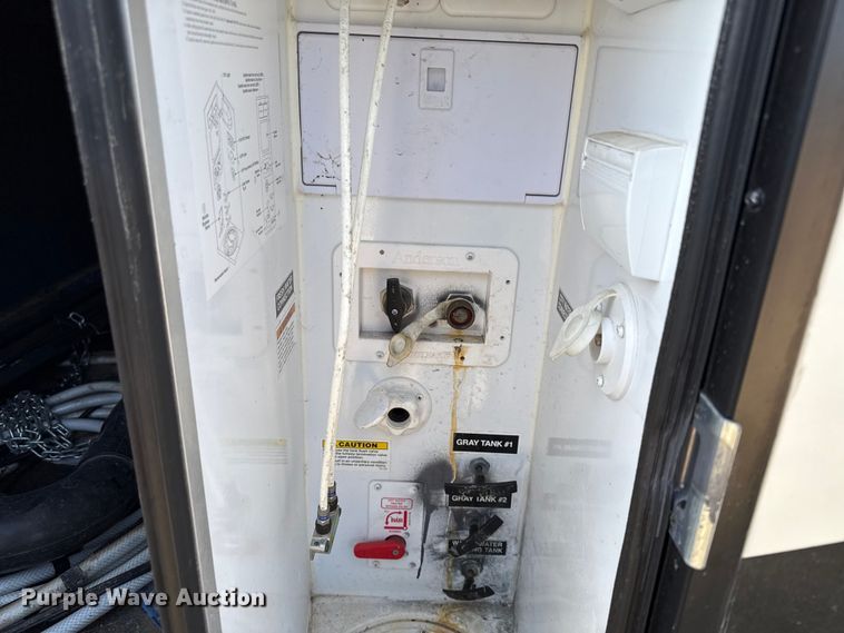 image for item DZ4269 2017 Heartland 3965DSS Big country camper