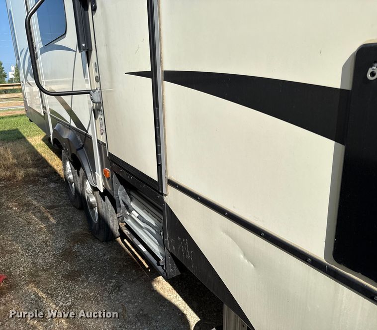 image for item DZ4269 2017 Heartland 3965DSS Big country camper