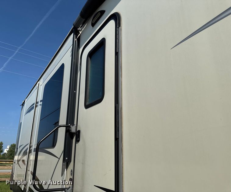 image for item DZ4269 2017 Heartland 3965DSS Big country camper