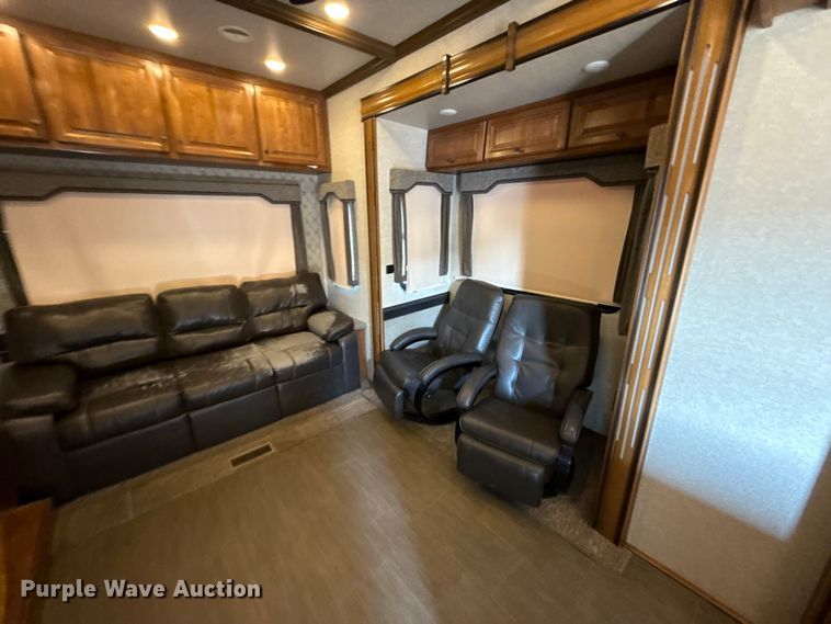 image for item DZ4269 2017 Heartland 3965DSS Big country camper