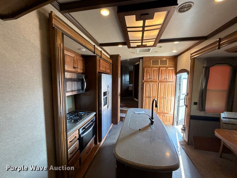 image for item DZ4269 2017 Heartland 3965DSS Big country camper