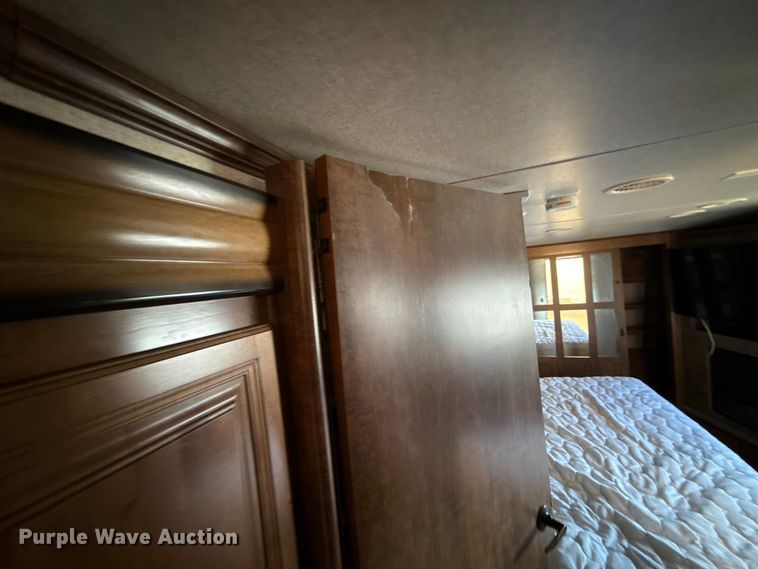 image for item DZ4269 2017 Heartland 3965DSS Big country camper