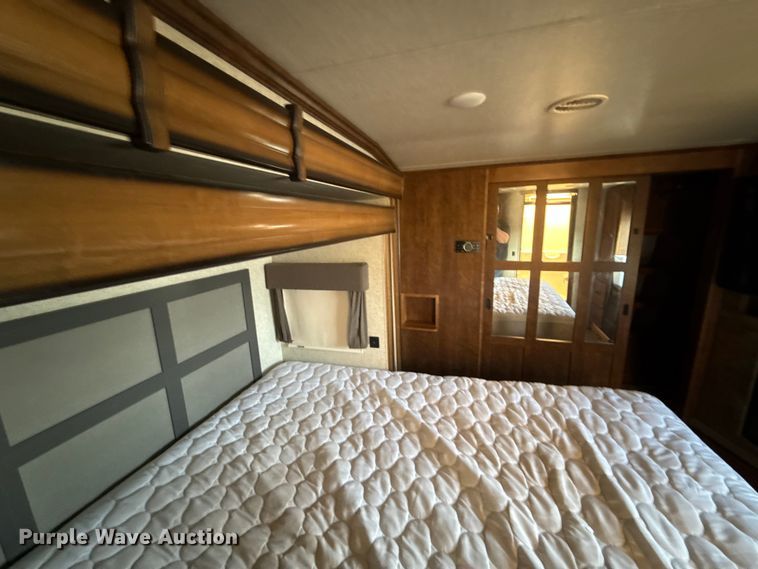 image for item DZ4269 2017 Heartland 3965DSS Big country camper