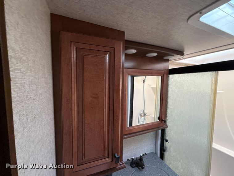 image for item DZ4269 2017 Heartland 3965DSS Big country camper