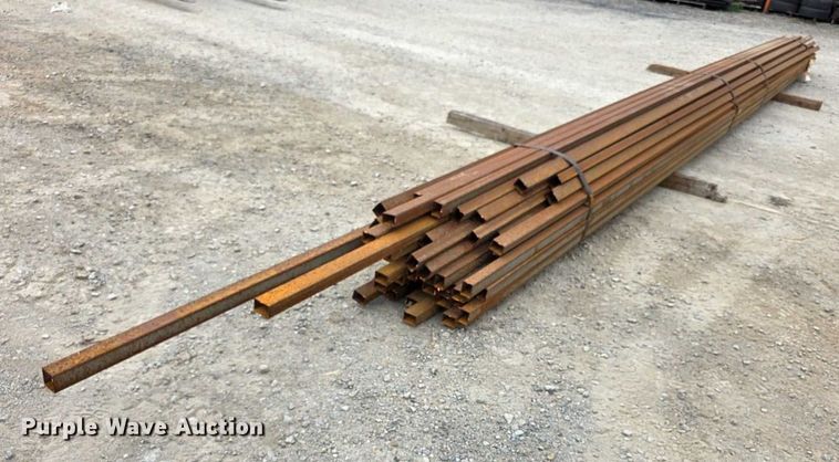 image for item DZ6268 Approximately 40 pieces of square tubing