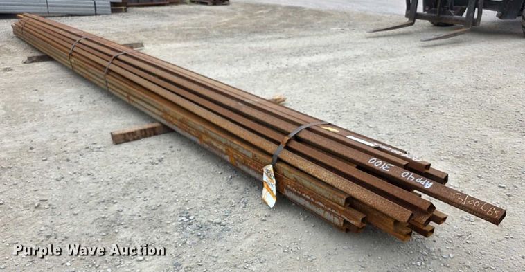 image for item DZ6268 Approximately 40 pieces of square tubing