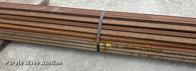 image for item DZ6268 Approximately 40 pieces of square tubing