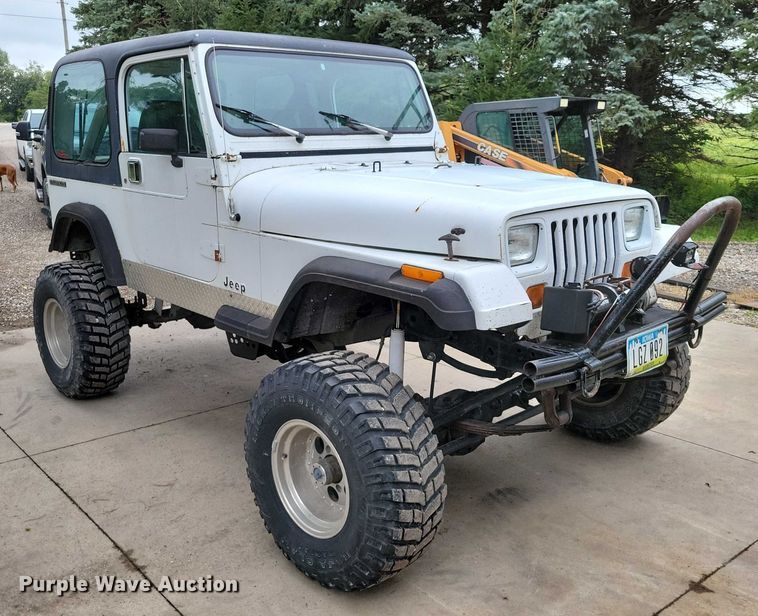 image for item DZ6485 1990 Jeep Wrangler SUV