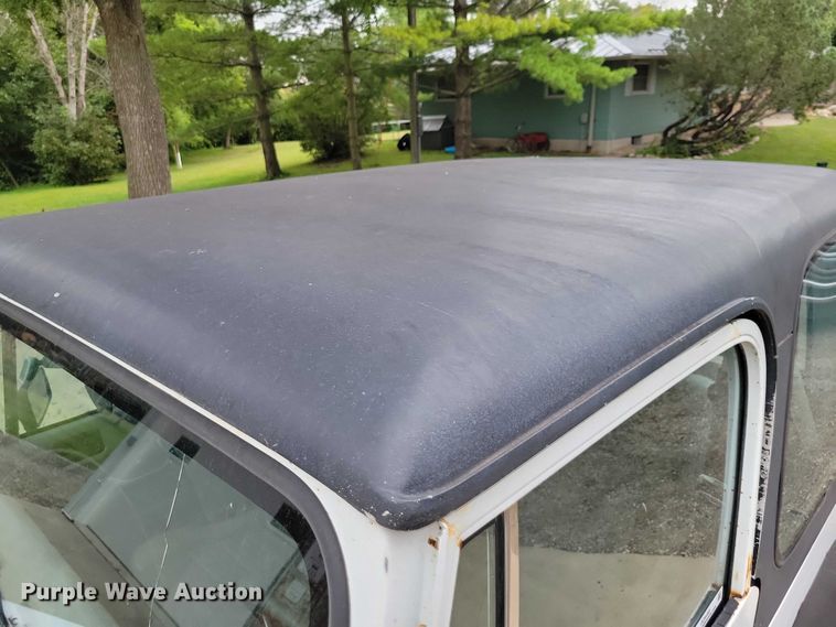 image for item DZ6485 1990 Jeep Wrangler SUV