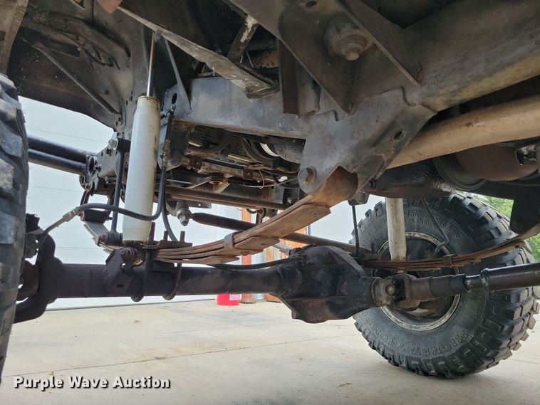 image for item DZ6485 1990 Jeep Wrangler SUV