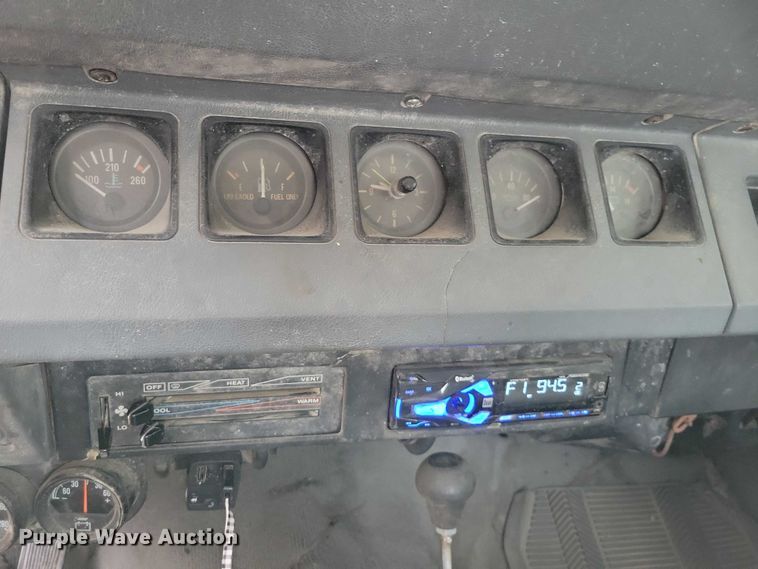 image for item DZ6485 1990 Jeep Wrangler SUV