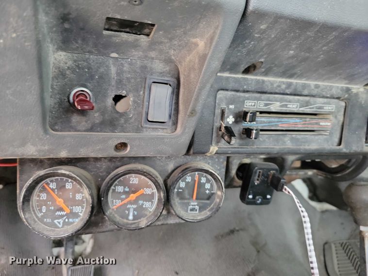 image for item DZ6485 1990 Jeep Wrangler SUV