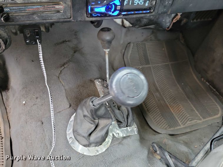 image for item DZ6485 1990 Jeep Wrangler SUV