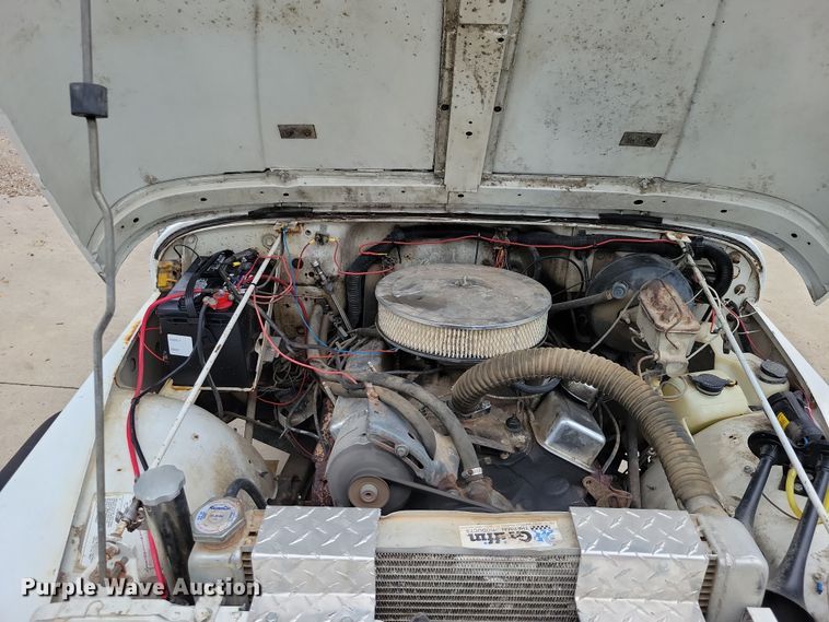 image for item DZ6485 1990 Jeep Wrangler SUV