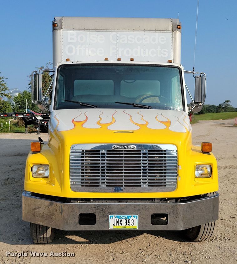 image for item DZ6489 2000 Freightliner  FL70 box truck