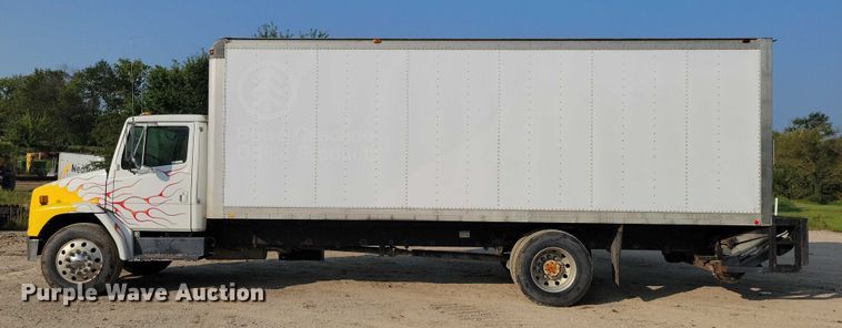 image for item DZ6489 2000 Freightliner  FL70 box truck